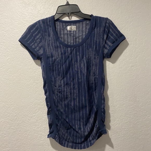 Athleta Ikat Pure Tee Shirt Size Small Navy Blue Pattern Short Sleeve Seamless - Picture 5 of 6